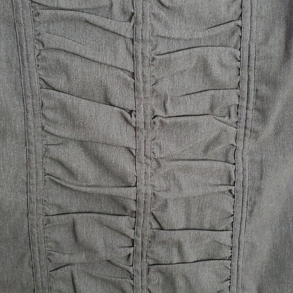 NWT Gray stretchy pencil skirt - Picture 2 of 6